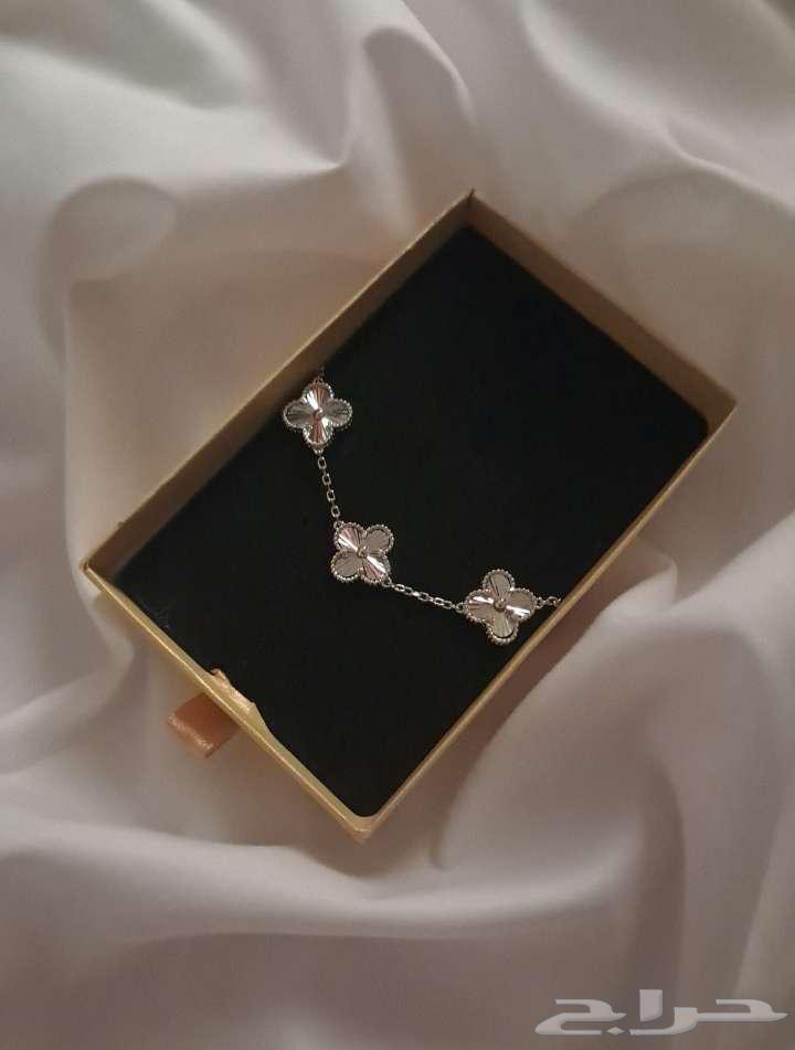Van Cleef Women's Accessories (Bracelet)63618662151554111