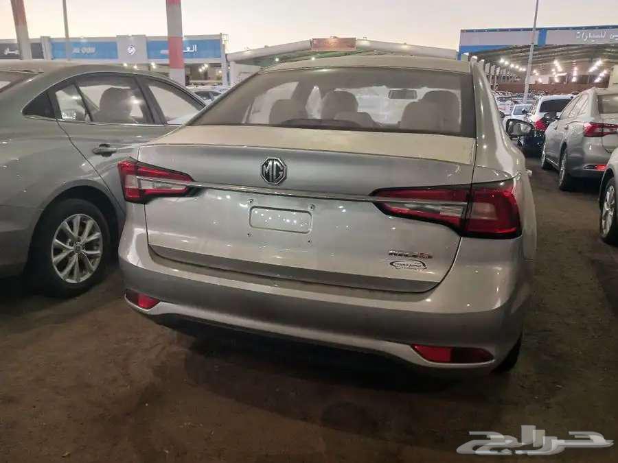 MG5 نص فل موديل 2024 ابيض وفضي63617959495809114