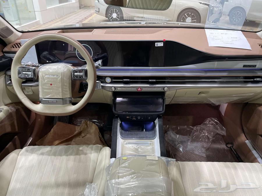 هيونداي ازيرا كاليجرافي 2025 بسعر 188000 بالضريبه63617968989570111