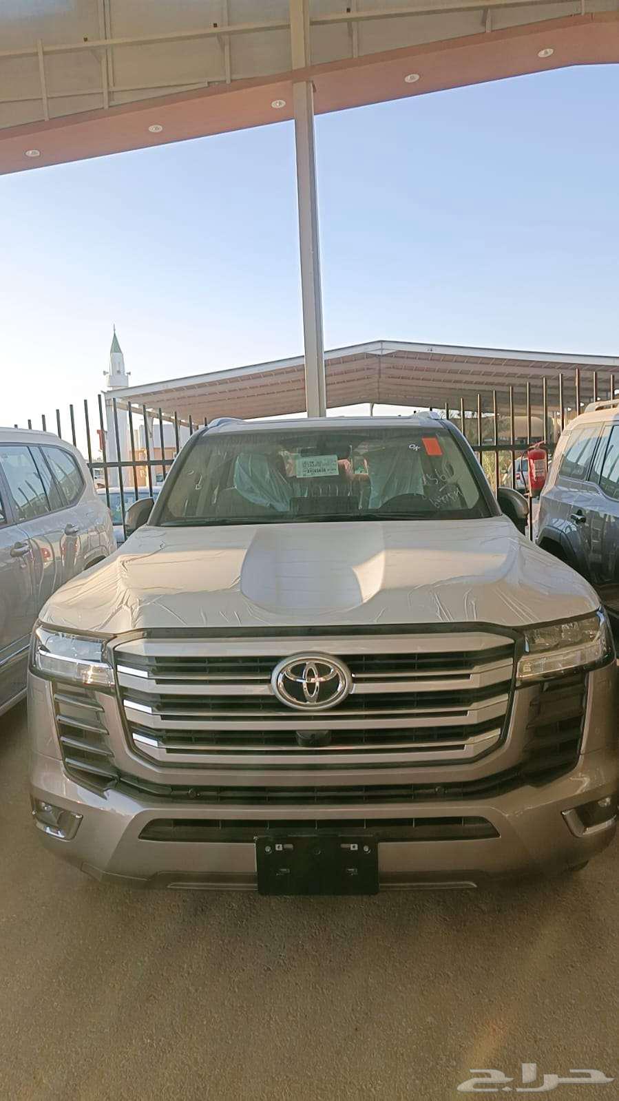 تويوتا لاندكروزر363618933937794112