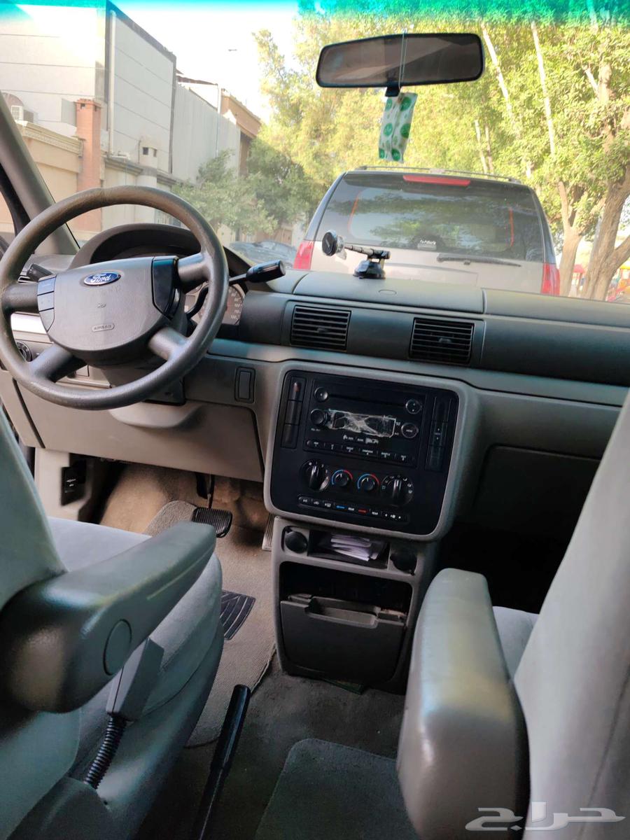 سيارة عائلية للبيع63654635695490111