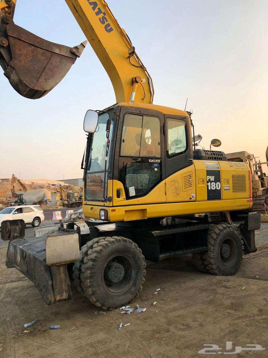 Komatsu 180 Bulldozer 2007 Model, Rawad Exhibition63620573437825112