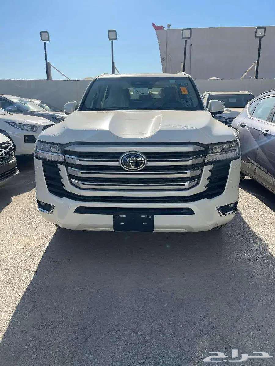 لاند كروزر GXR 3 بنزين ابيض كاش و اقساط63622677134721112