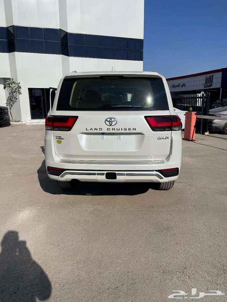 لاند كروزر GXR 3 بنزين ابيض كاش و اقساط63622677134721111