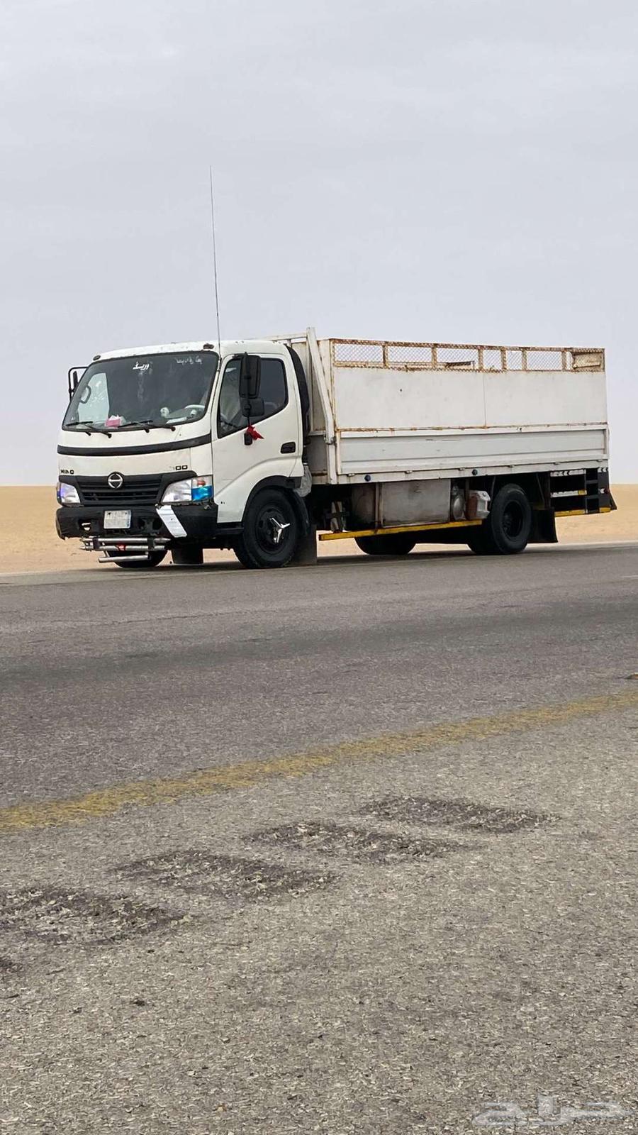 Trailer with flatbed and net container for rent in Khafji, Eastern Province63622125258499113