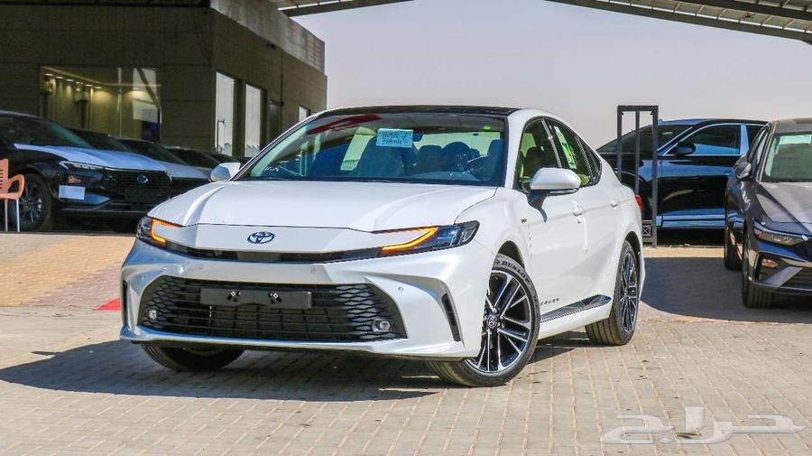 Toyota Camry LE Hybrid Available for Cash and Installment63621562230402111