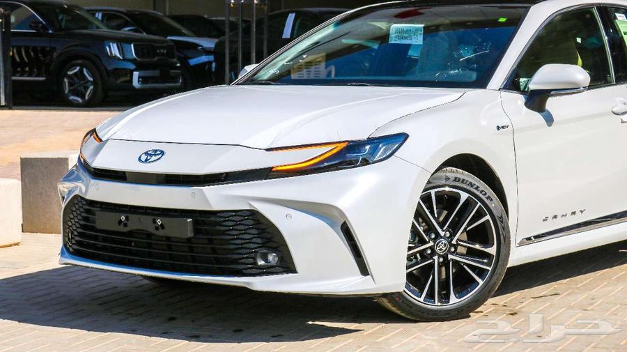 Toyota Camry LE Hybrid Available for Cash and Installment63621562230402113