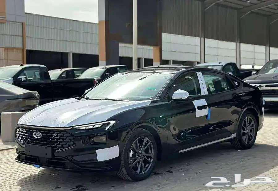 فورد تورس امبيانتي ستاندر 2025 اللون اسود63622054314241112