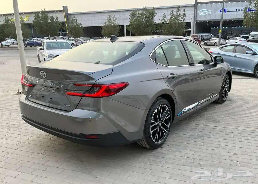 تويوتا كامري LE هايبرد 2025 سعودي اصفار63620977771521112