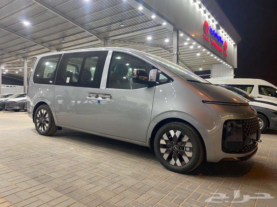 Hyundai Staria Luxury 7-Seater Diesel 2025 Model63620815444355111