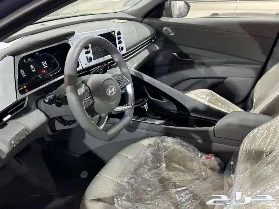Hyundai Elantra Smart Plus 2025 Model - Cash & Financing Available63624920254595111