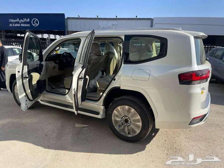 لاند كروزر GXR 3 بنزين ابيض كاش و اقساط63622677134721114