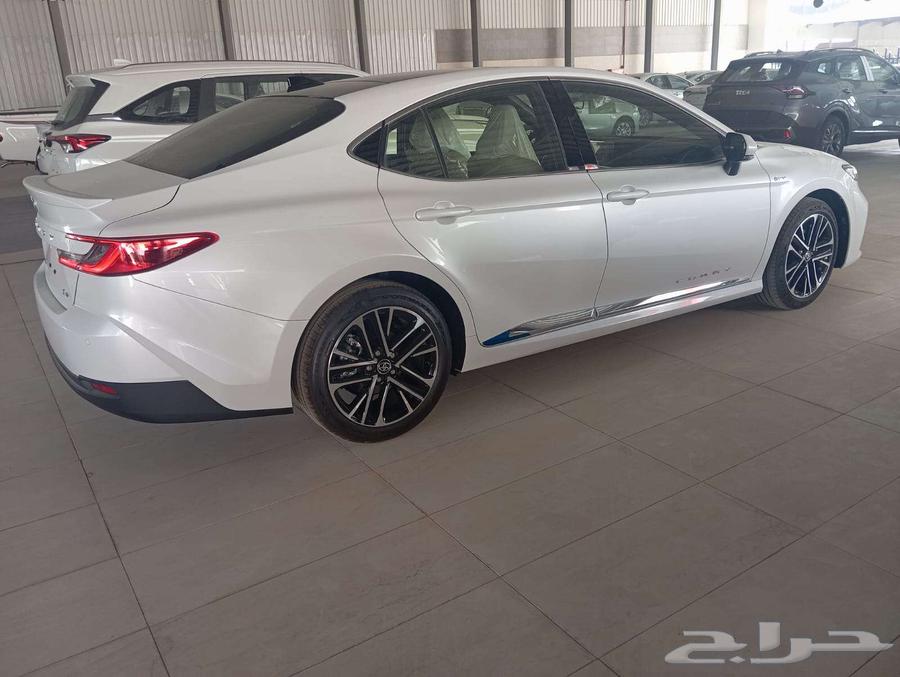 Toyota Camry LE Hybrid 202563620319219330113