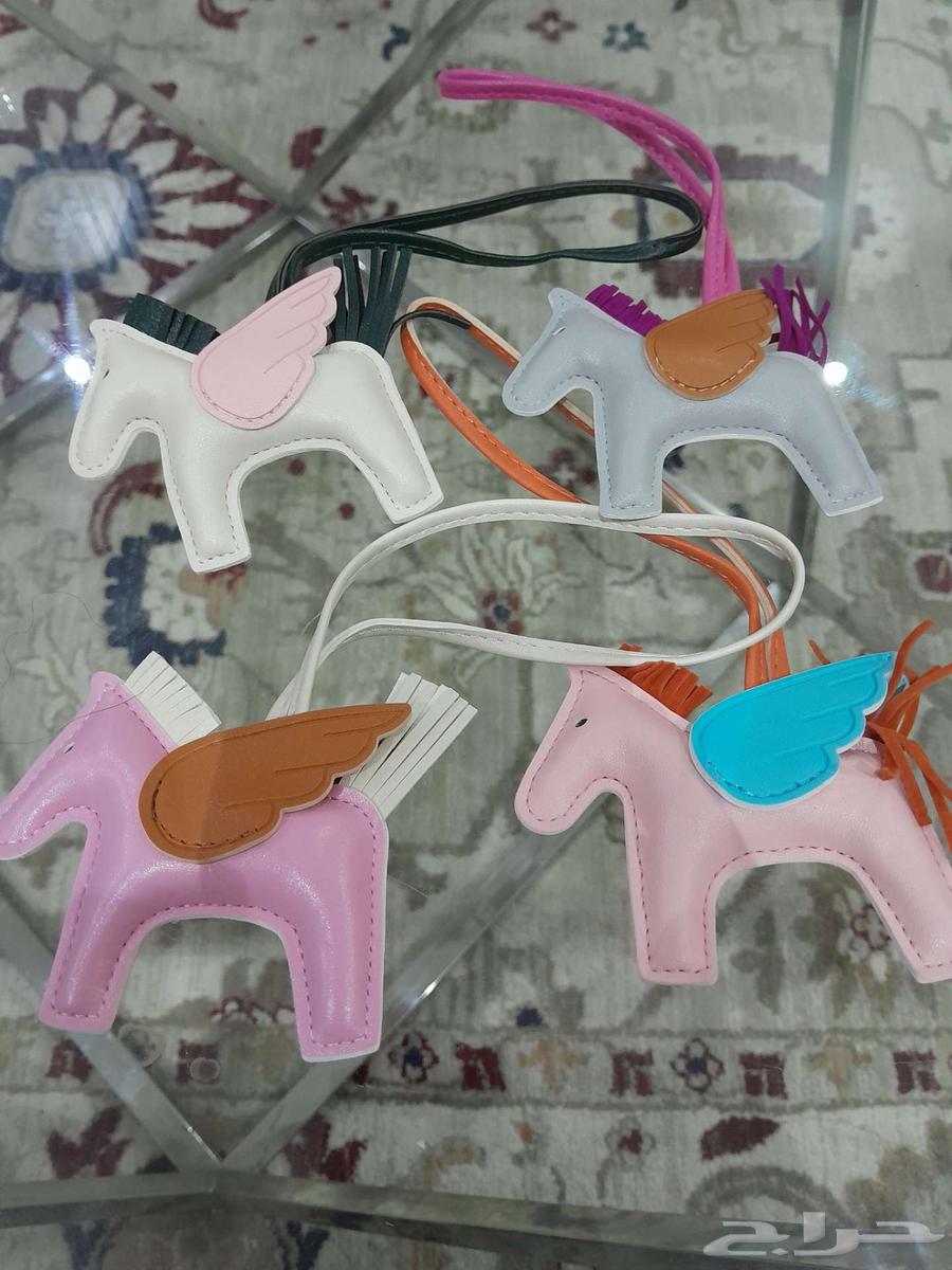 Women's accessories and sweets63618951952130114