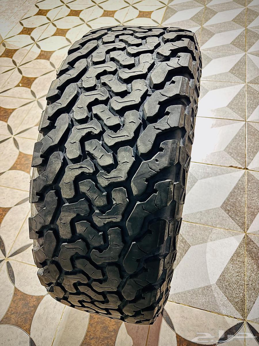 Semi-new stone tires 285 70 1763654652988801110