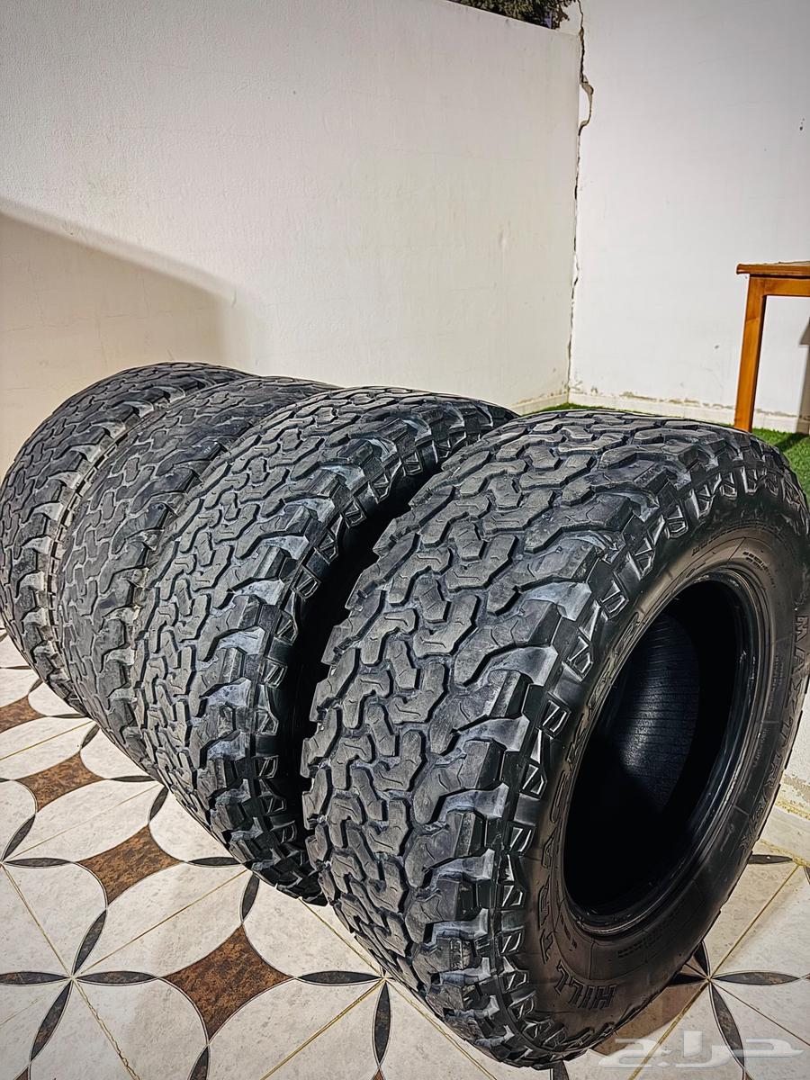 Semi-new stone tires 285 70 1763654652988801111