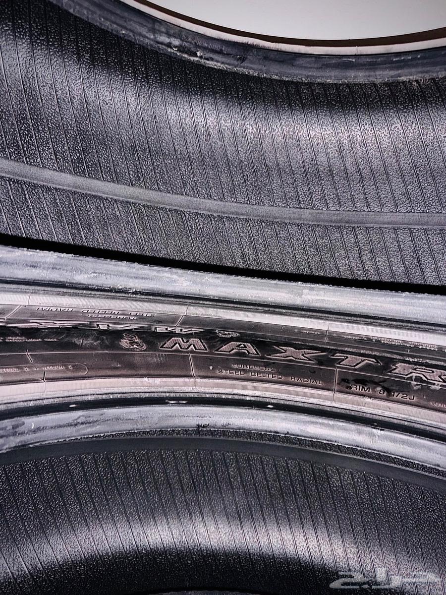 Semi-new stone tires 285 70 1763654652988801113
