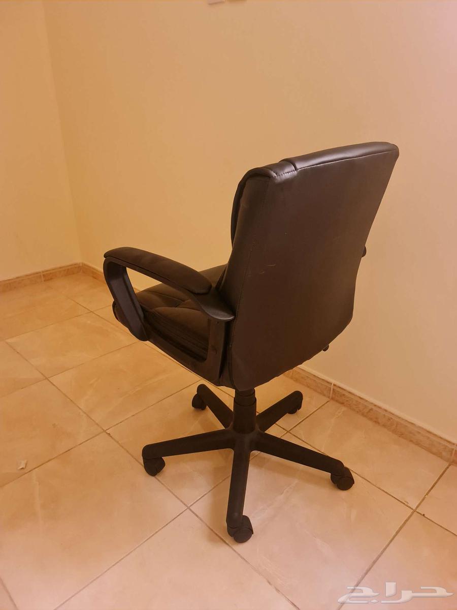 Xbox Controller and Office Chair63618780062337113