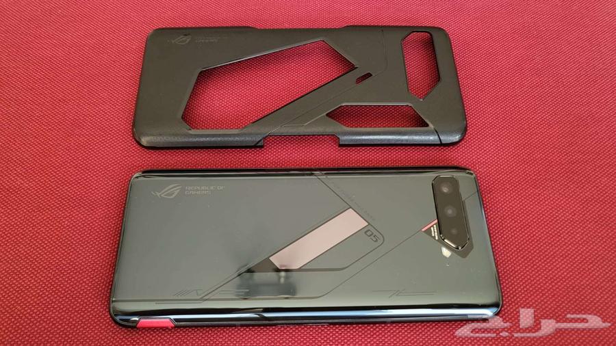 Asus ROG Phone 5 with many accessories63618868626177111