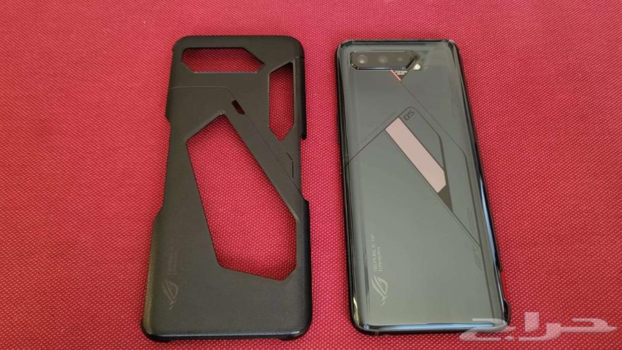 Asus ROG Phone 5 with many accessories63618868626177114