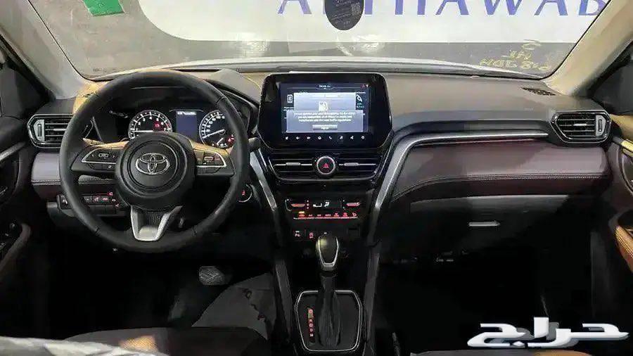 تويوتا اوربان كروزر GLX 2024 فل بانوراما جلد بروجكتر سعودي63654902764418111