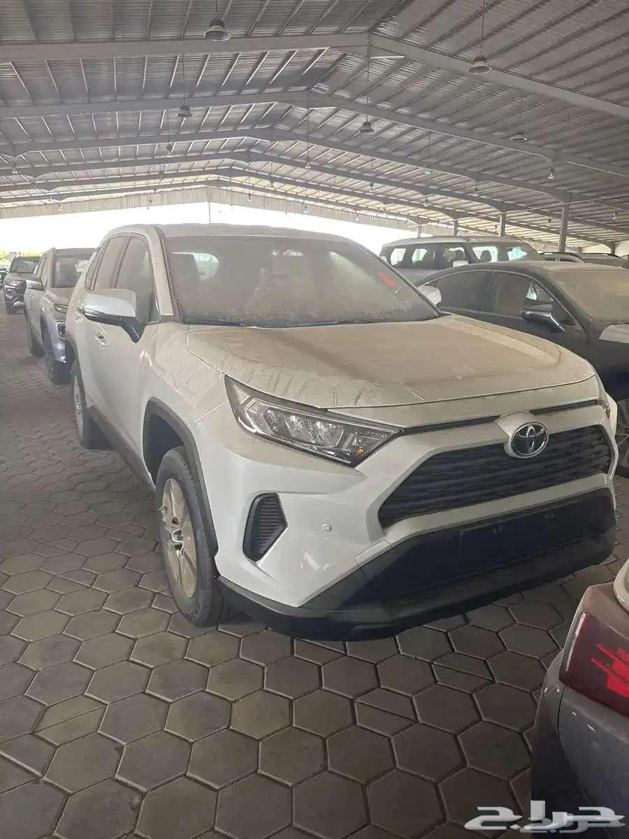 Toyota RAV4 LE Gasoline Double 202563654912098177110