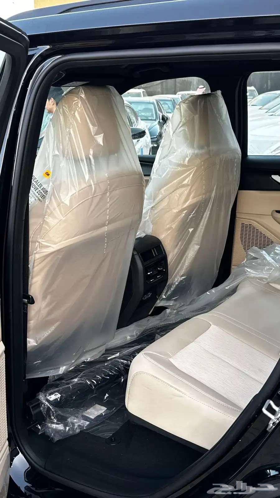 جيب جراند شيروكي لاريدو 2025 لدي شركة الخضر للسيارات63654910317826113