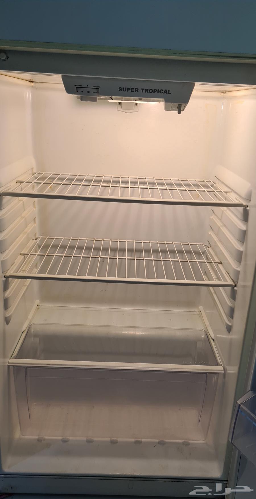 ثلاجة نظيفة جدا على الشرط البيع للسفر63618773618817112