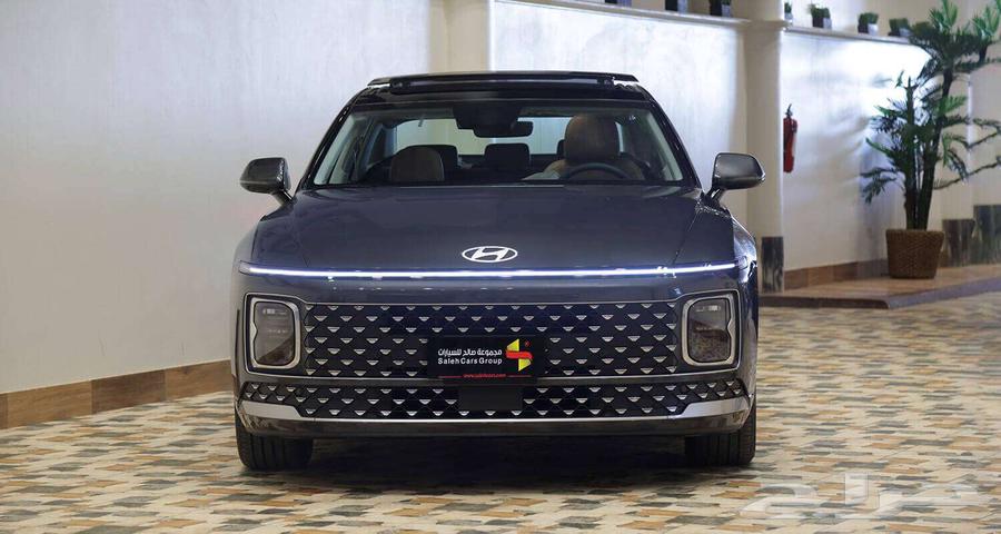 Mobile Luxury: Discover the 2025 Azera Exclusive from Saleh for Cars63654922899202110
