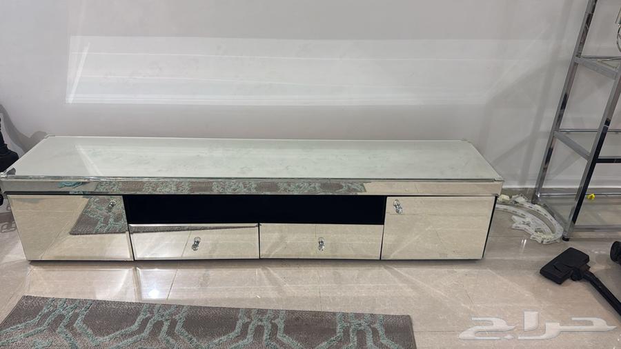 Sofa and TV table63620337880322113