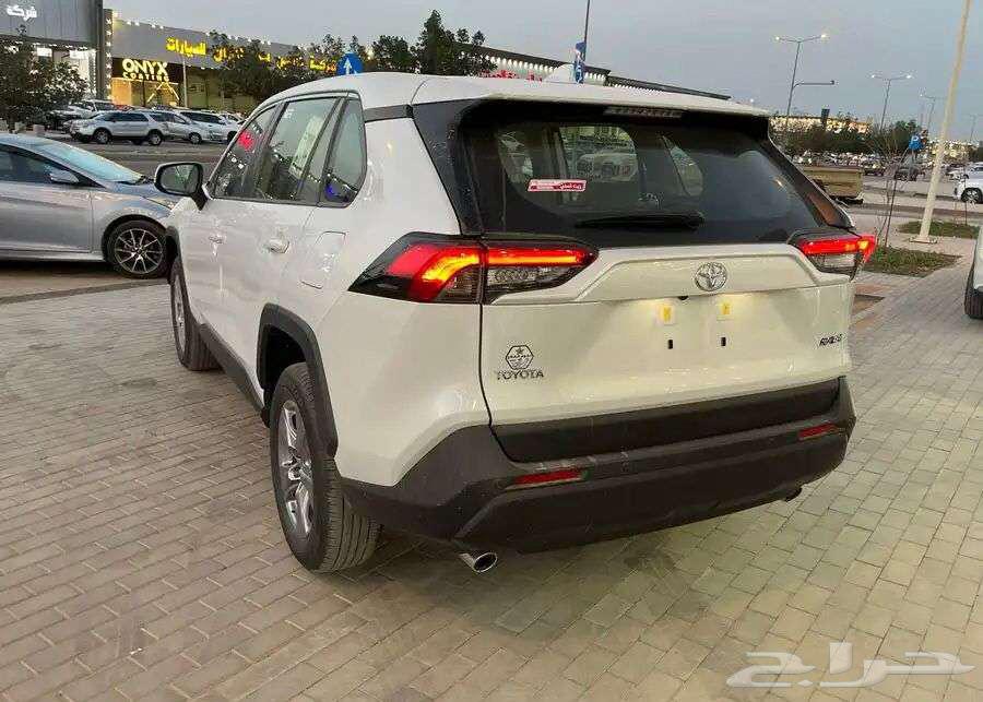 Toyota RAV4 LE Gasoline 4WD 202563655073506689113