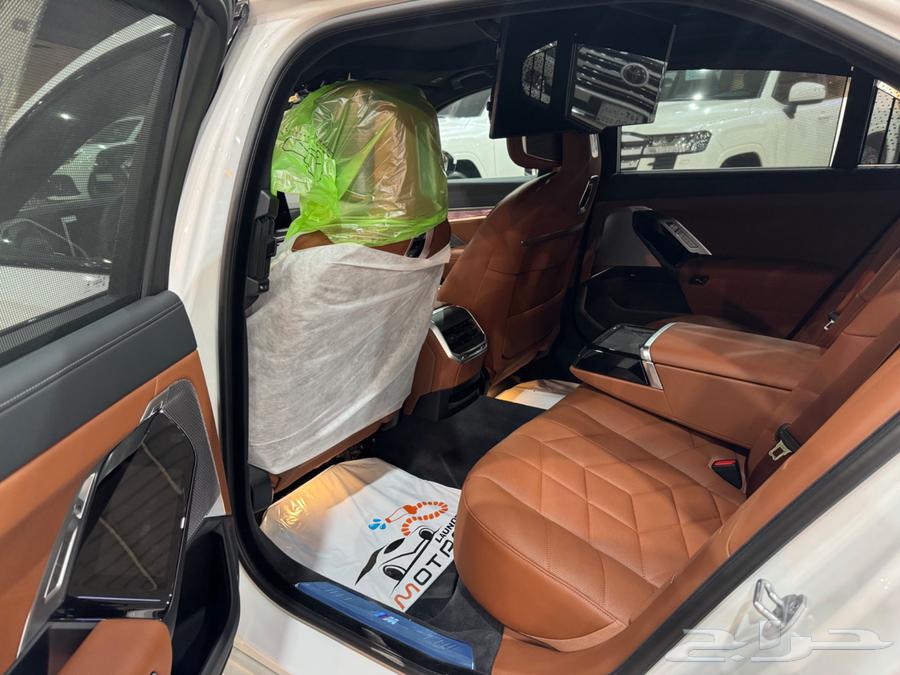 BMW 735 Full Almost Zero.63654925735682114