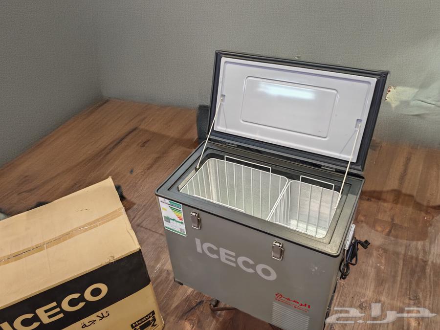 Semi-new travel refrigerator for sale63621760182403114