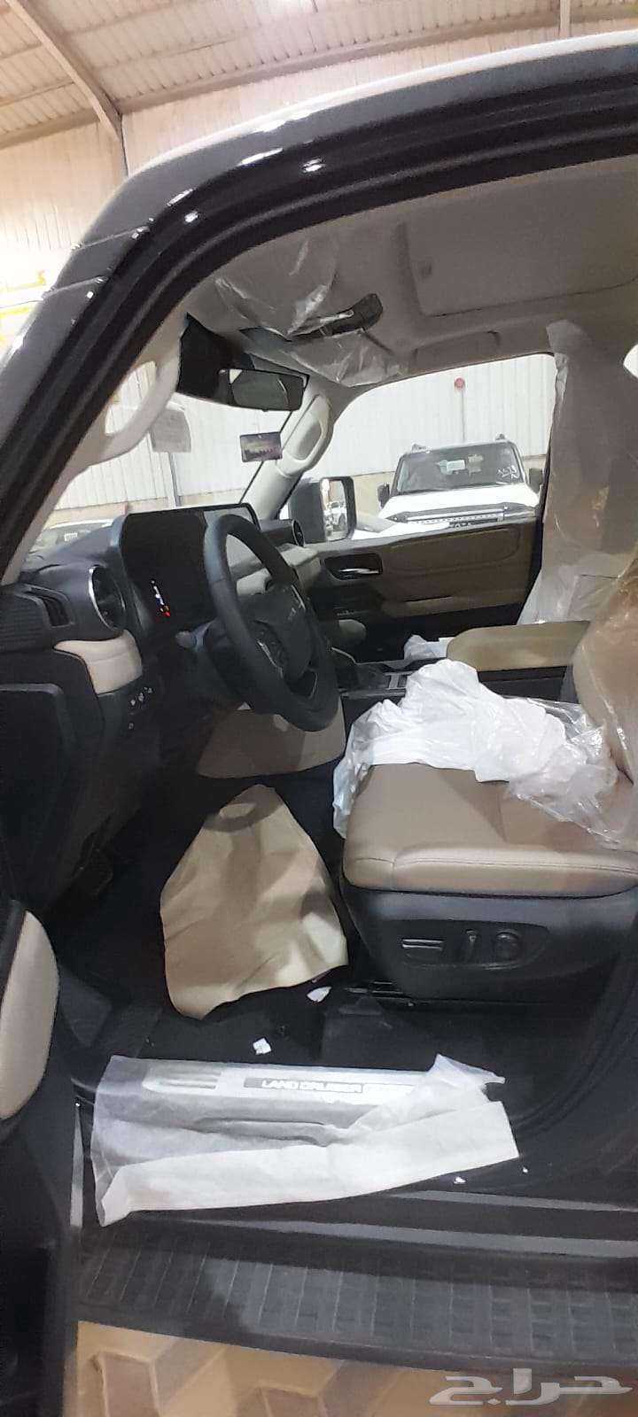 أسود ورمادي برادو TXL3 أقل سعر 228000 - بنزين سعودي63655173191938114