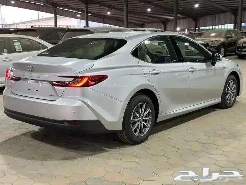 تويوتا كامرى E هايبرد 202563655172413571114