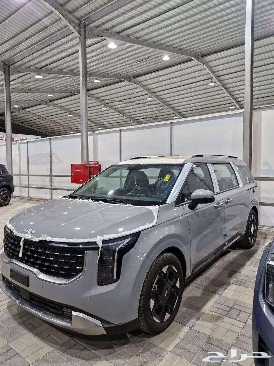 Kia Carnival Half Full Model 2025 Cash and Financing Lowest Prices63655173662721111