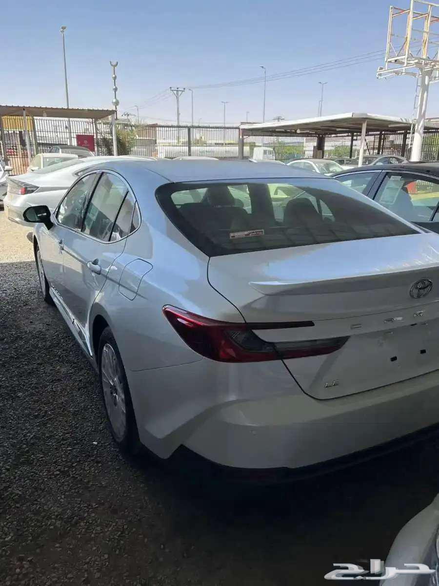 تويوتا كامري LE بنزين 202563655178799619114