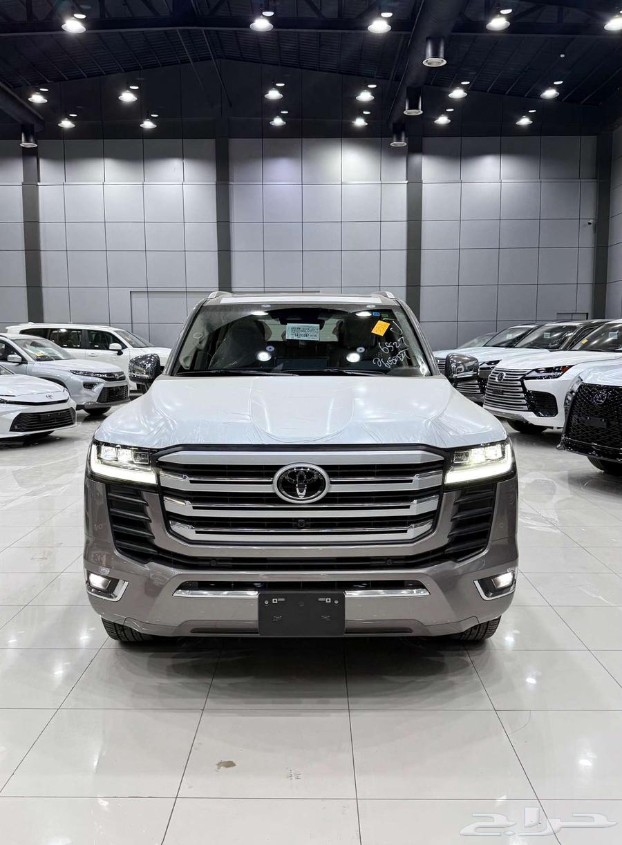 تويوتا لاندكروزر ( VX ) بنزين موديل 2025 أقل الأسعار63655173869315111