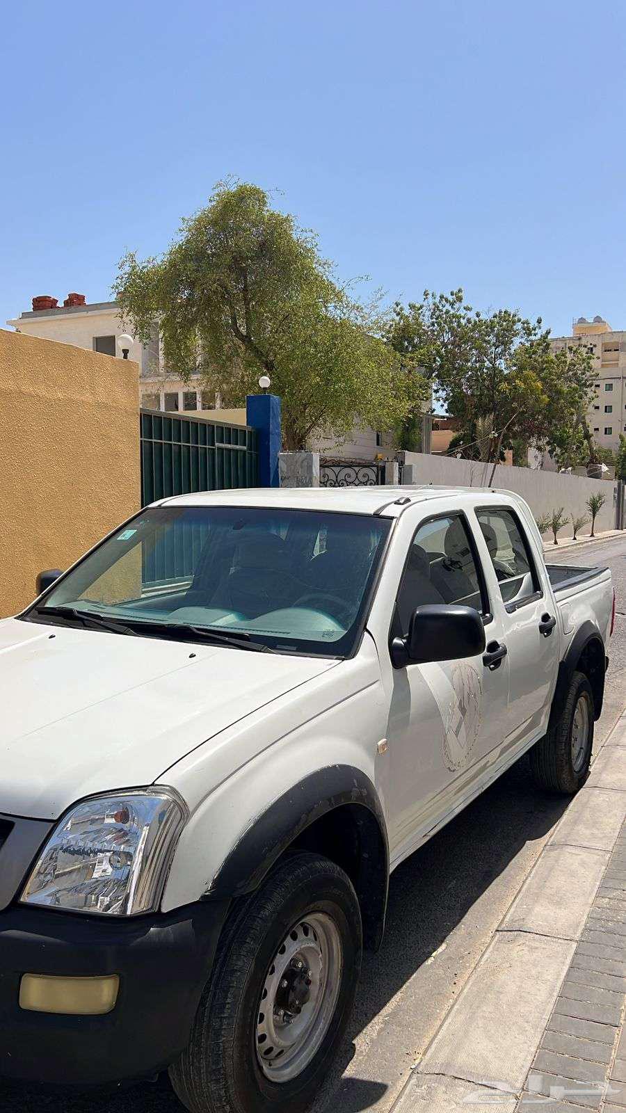 سيارة إيسوزو موديل 200563655168542595110