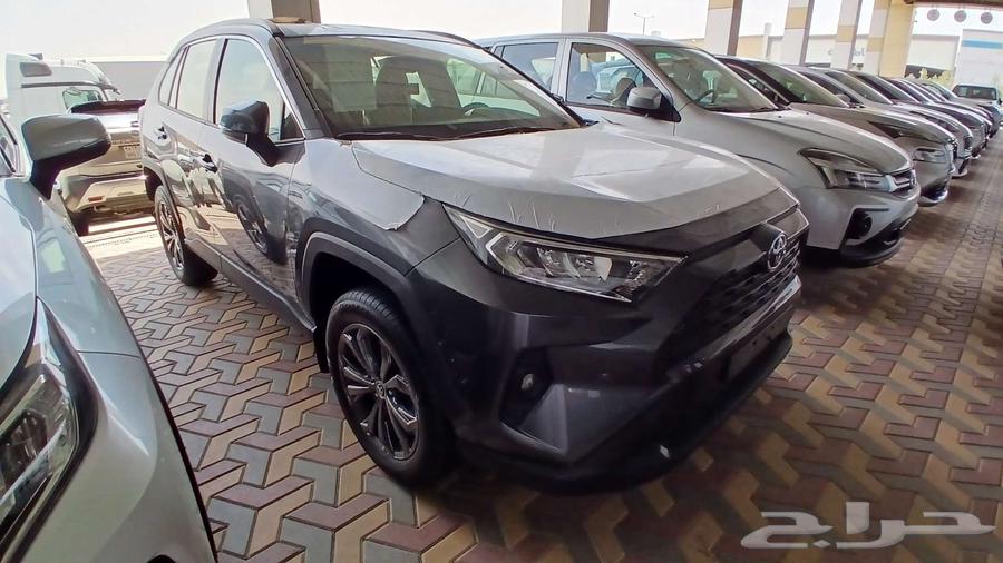 RAV4 XLE Gasoline Half Full 2025 Gray Double63655159302402110