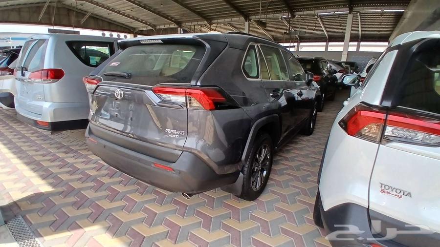 RAV4 XLE Gasoline Half Full 2025 Gray Double63655159302402113