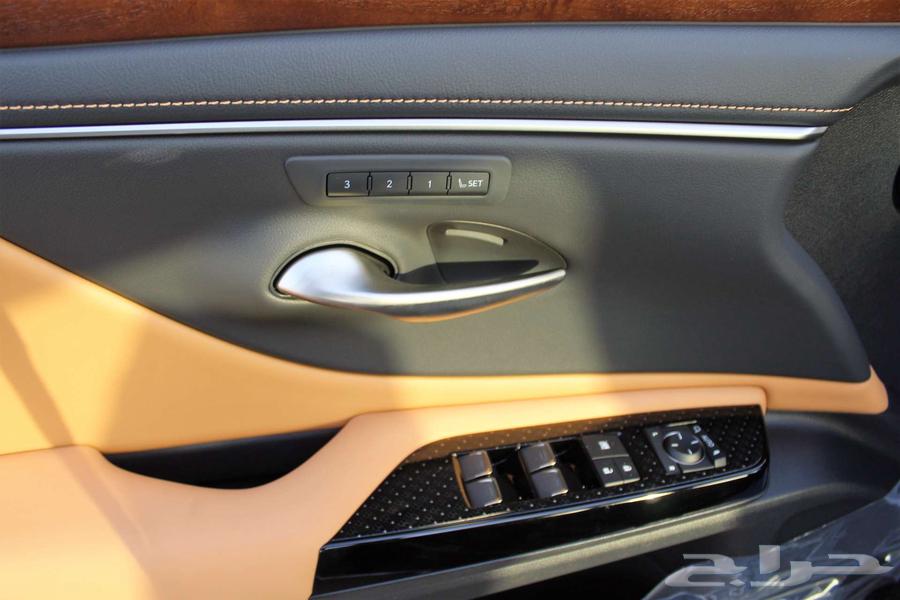Lexus - ES250 Luxury - 2025 - Gulf - Half Full63667516704643113