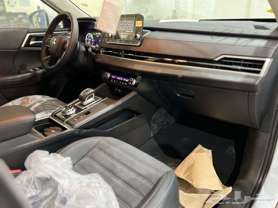 Mitsubishi Outlander Half Full 7-Seater 2025, Get Your Plates Within an Hour63655157667969112