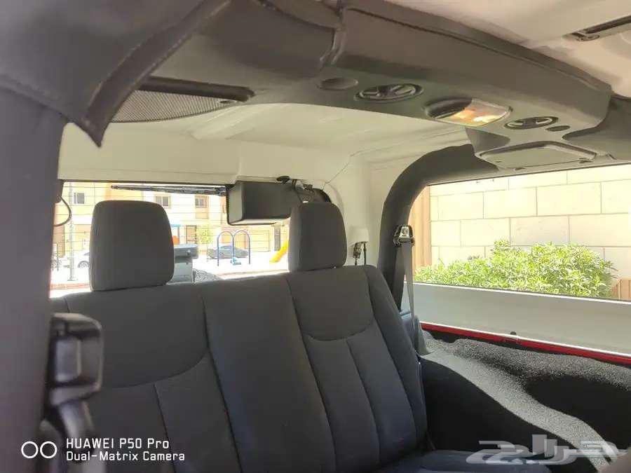Red Jeep Wrangler 201863655159157506112