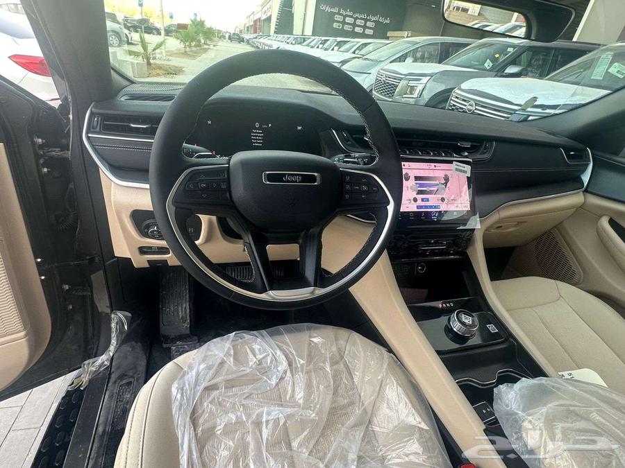 Jeep Grand Cherokee 2025 Laredo available 50 5063655166820737112