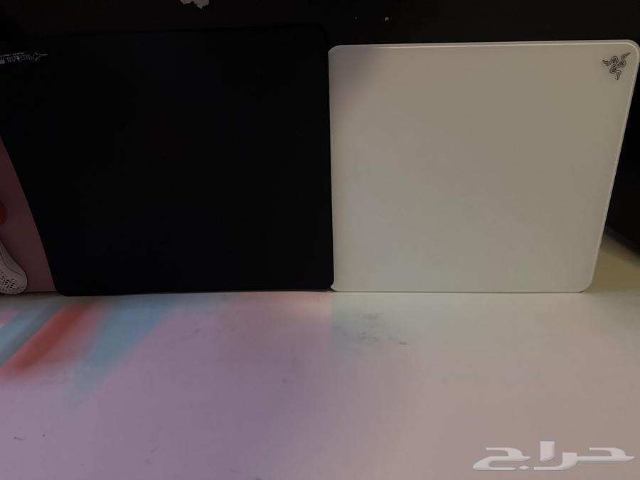 Razer Atlas Glass Pad (أبيض)   Artisan Zero Soft XL (أسود)63654952976002110