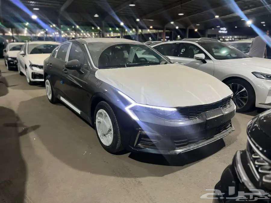 Kia K5 Standard Developed Model 25 Cash and Installment63656352529538113