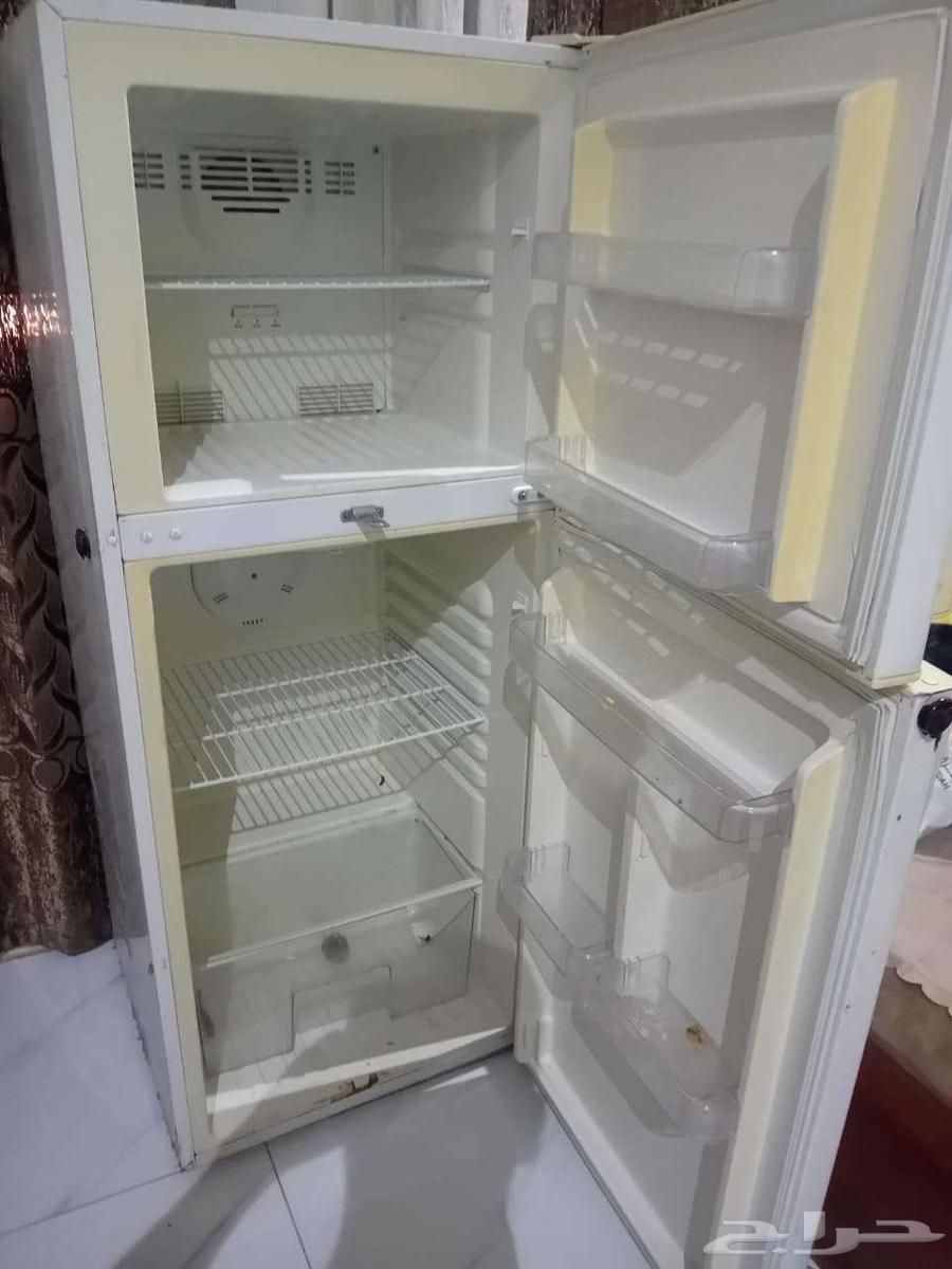 ثلاجه و موقد غاز للبيع63655211199233110