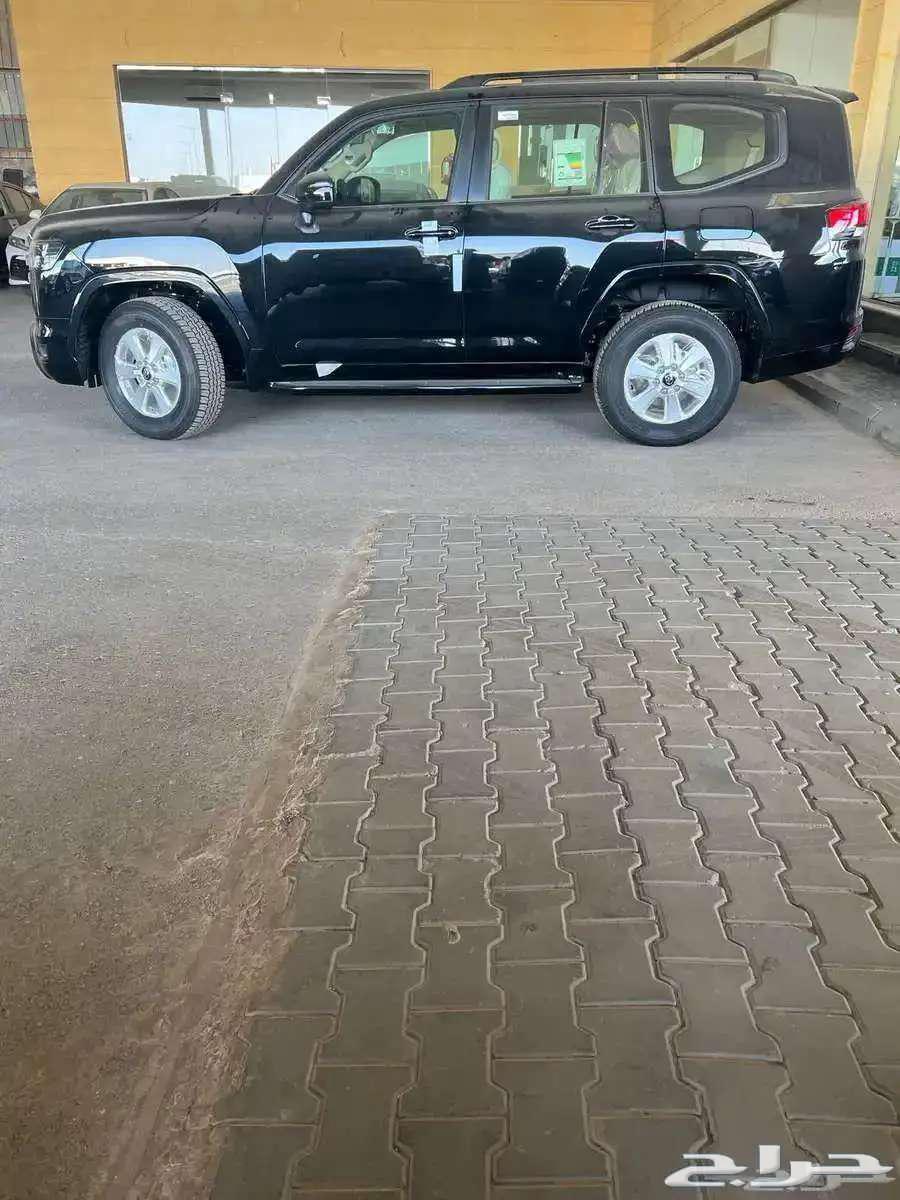Land Cruiser GX-R Gasoline L2 Black Saudi 2025 Installment Offers63667645821953111