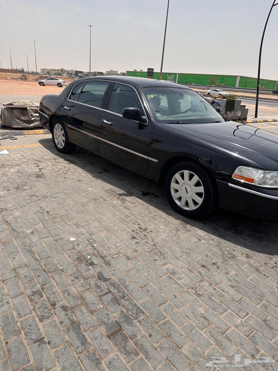 Ford Town Car Signature Saudi, very clean, engine and gearbox in excellent condition, asking price63667512551681110